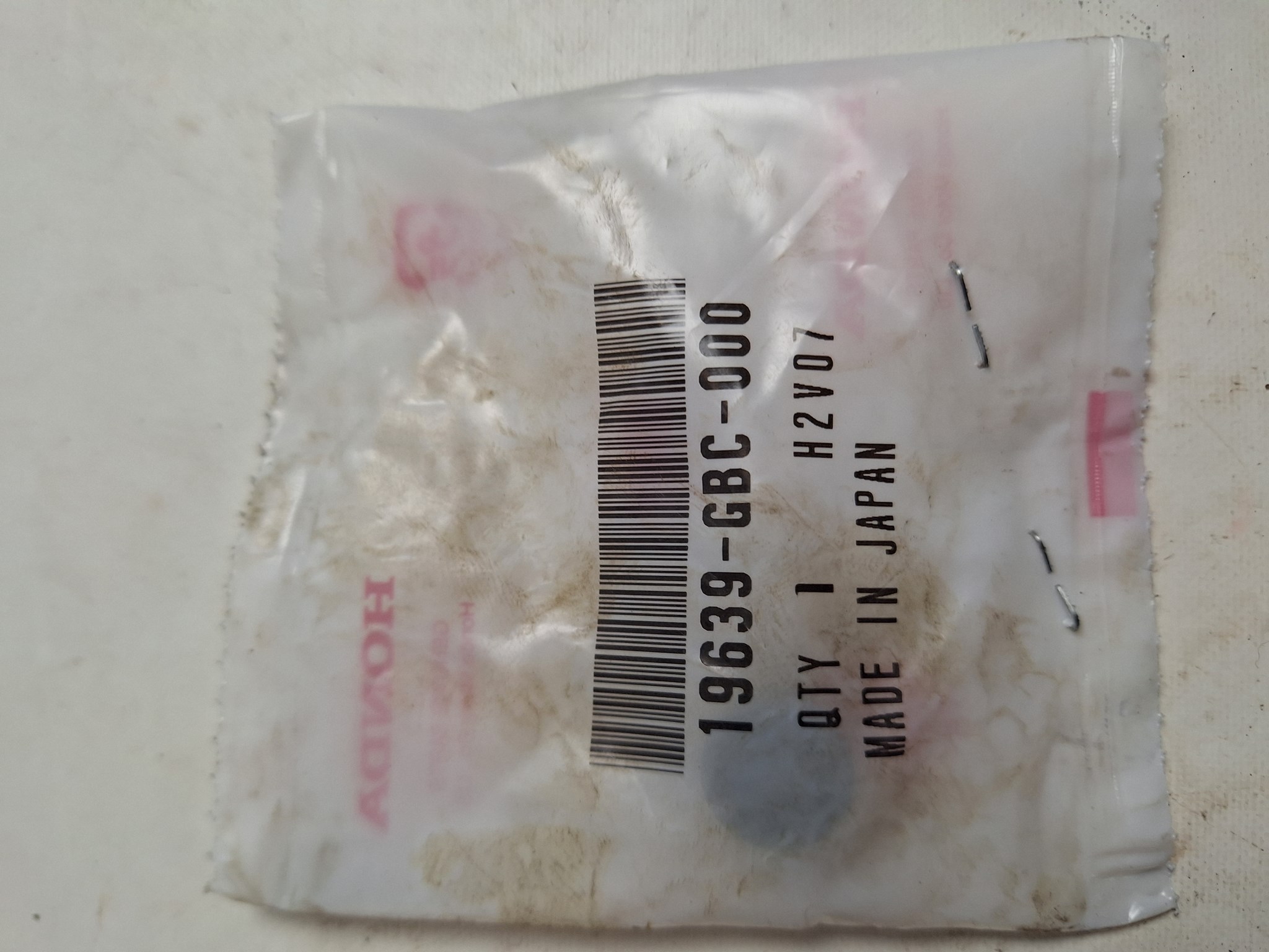 Picture of BEFESTIGUNGSGUMMI  19639-GBC-000  SCV100LEAD